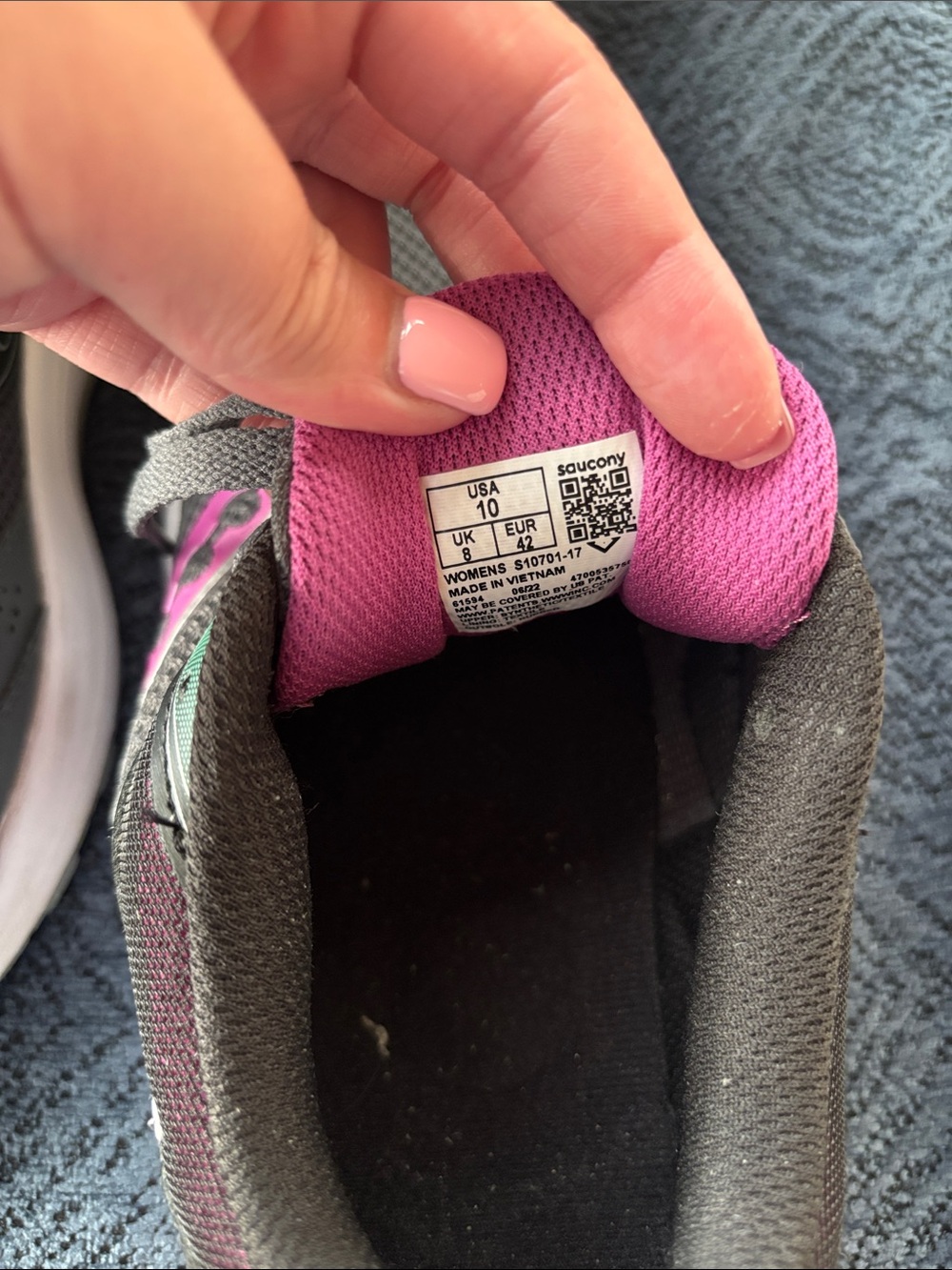Saucony Women's Dark Gray Running Sneakers with Pink and Teal Accents - Picture 3 of 6